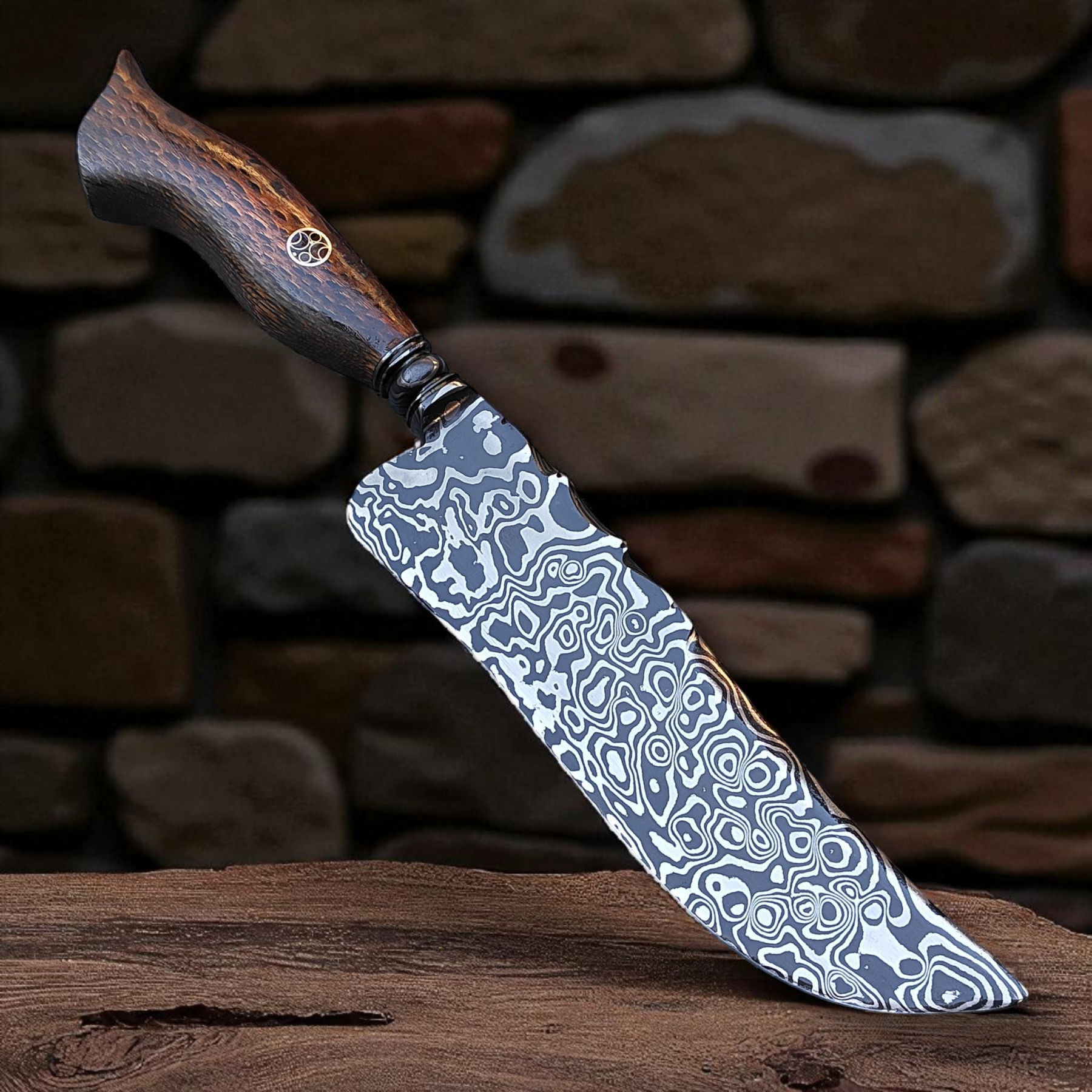 Faca Artesanal em Aço Damasco – Edição Colecionador – Padrão Aleatório – 9" Lâmina